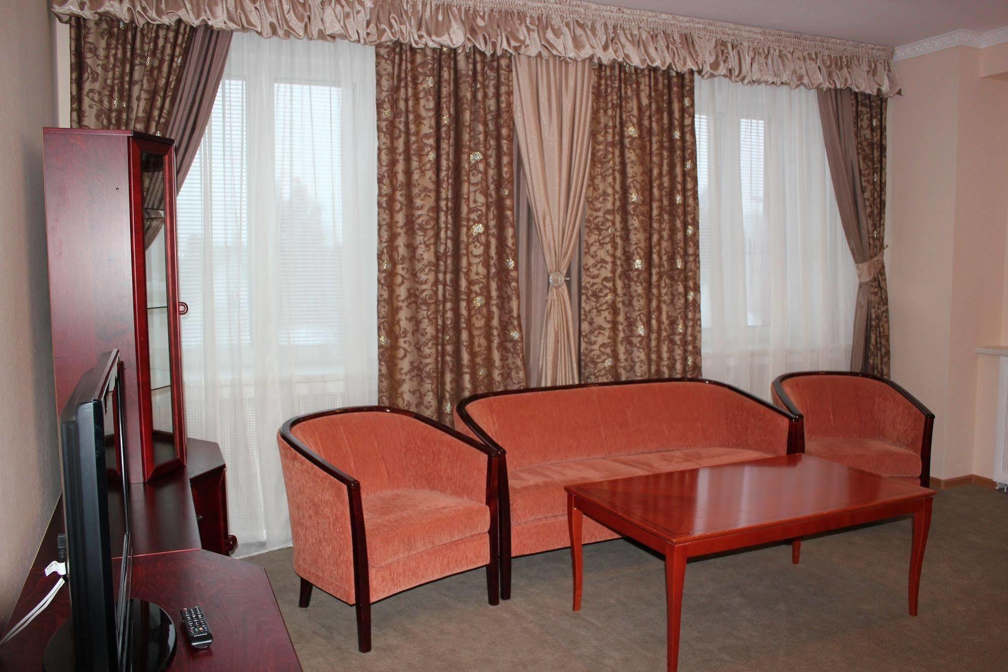 Hotel Rossiya Noïabrsk Extérieur photo